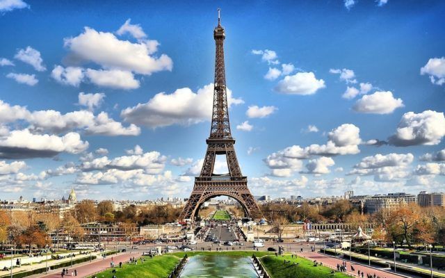COVID-19: Franţa introduce permise de călătorie pentru turiştii străini