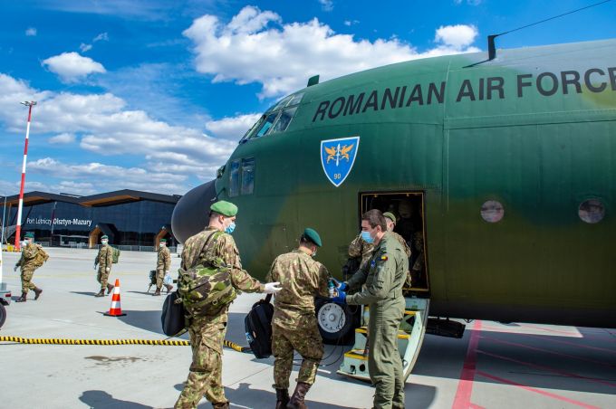 Armata României va participa la misiuni de asistenţă umanitară în Republica Moldova şi SUA. Parlamentul de la Bucureşti a aprobat solicitarea preşedintelui Klaus Iohannis