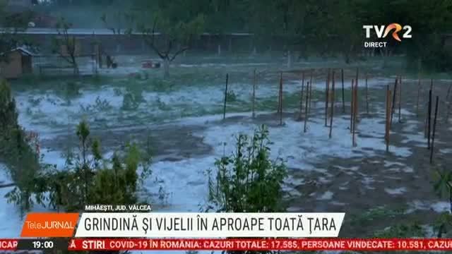VIDEO. Grindină şi vijelie, în toată România. Ploile vor continua în zilele următoare, iar temperaturile vor fi scăzute