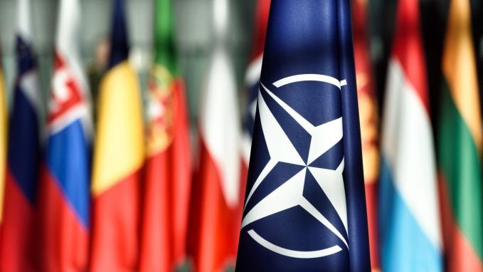 Ambasadorii ţărilor NATO se reunesc de urgenţă după anunţul retragerii SUA din tratatul Cer Deschis