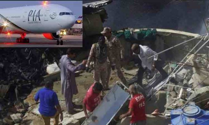Cel puţin doi pasageri au supravieţuit accidentului aviatic din Pakistan