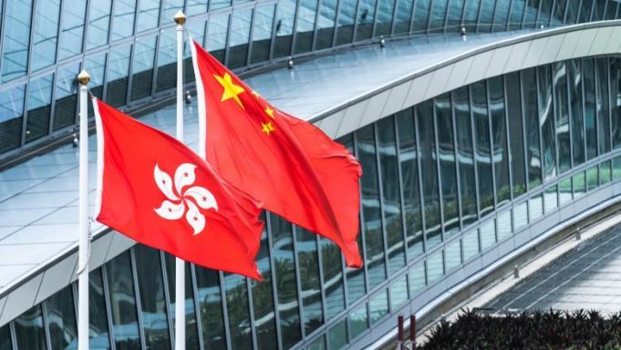 UE îndeamnă China să respecte autonomia Hong Kong-ului. Trump ameninţă cu o reacţie „puternică”
