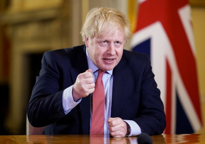 Politico: Premierul Boris Johnson intenţionează să reducă implicarea gigantului chinez Huawei în construirea reţelei britanice 5G