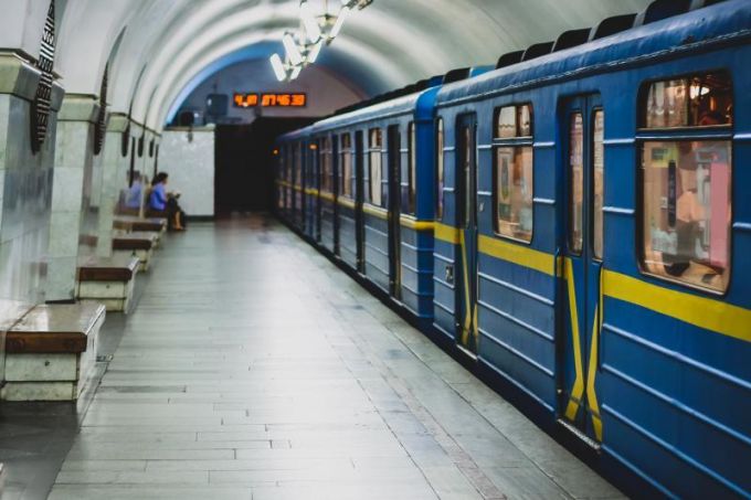 Coronavirus: Reţeaua de metrou din Kiev, redeschisă după zece săptămâni
