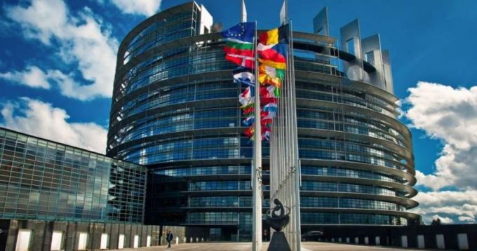 UE prelungeşte sancţiunile împotriva regimului sirian