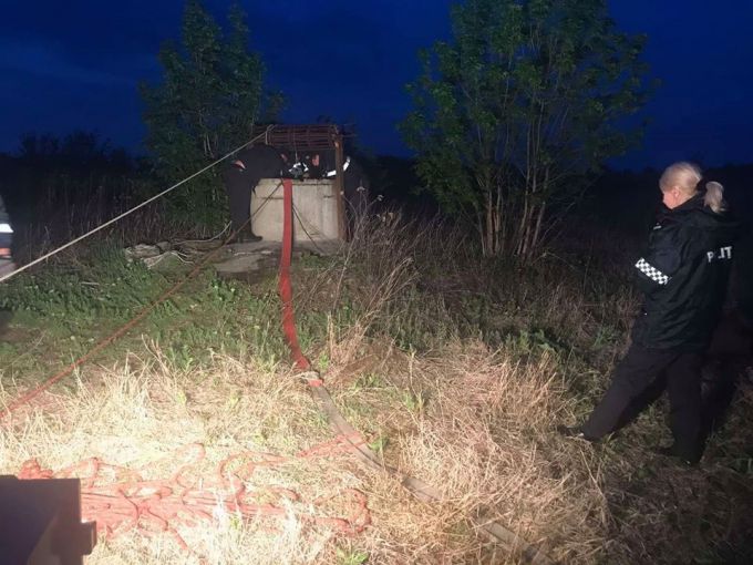 Salvatorii au extras ieri cadavrul unei femei dintr-o fântână publică din Stăuceni