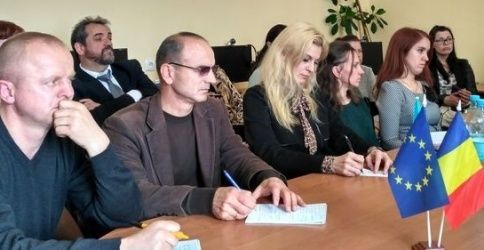 Şcoala jurnalistului român îşi desfăşoară a doua ediţie la Cernăuţi