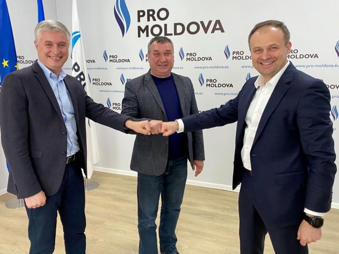 Un grup de consilieri şi activişti locali din raioanele Leova şi Soroca au părăsit PD şi au aderat la Pro Moldova