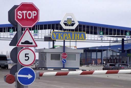 Alte trei puncte de trecere a frontierei cu Ucraina vor fi redeschise traficului, de astăzi