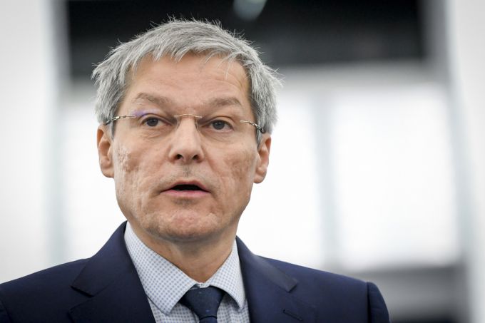 Dacian Cioloş anunţă o rezoluţie ce vizează muncitorii români. Se va cere modificarea legislaţiei europene privind munca sezonieră