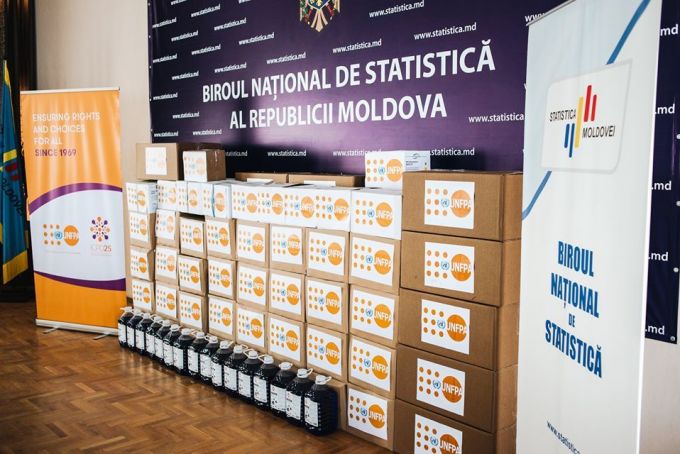 VIDEO. UNFPA Moldova a donat un lot de măşti, mănuşi şi dezinfectanţi pentru angajaţii Biroului Naţional de Statistică
