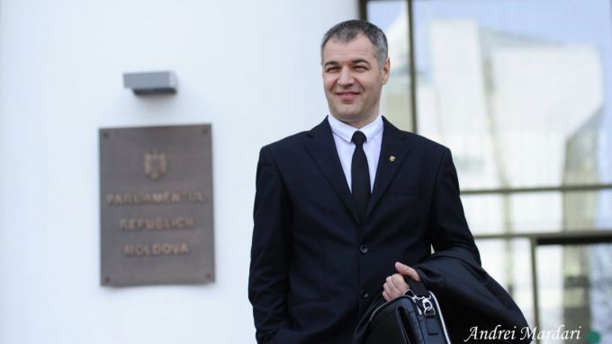 Octavian Ţîcu a semnat moţiunea de cenzură contra guvernului Chicu iniţiată de PPDA