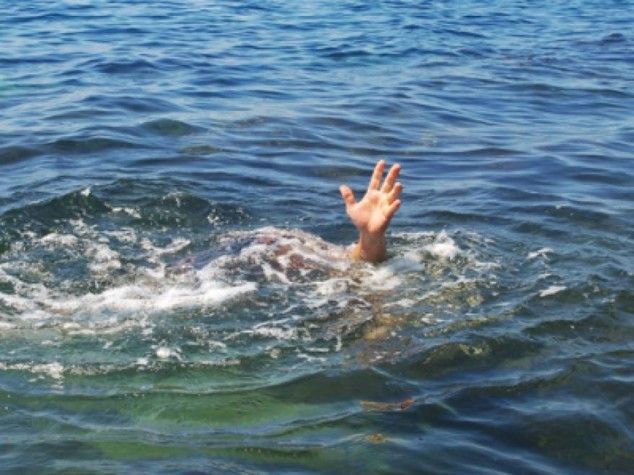 Două persoane, inclusiv un minor, s-au înecat în bazinele acvatice din ţară, în ultimele 24 de ore