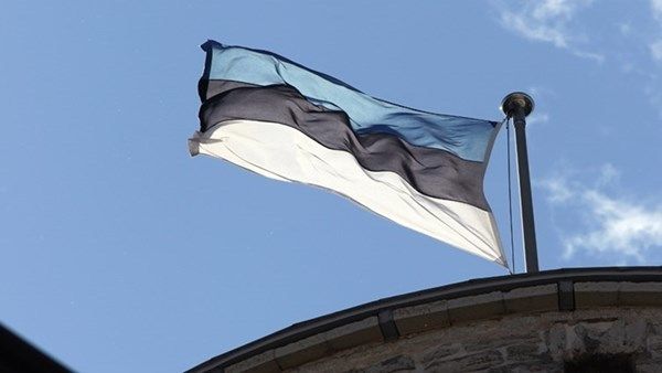 Estonia denunţă 'agresiunea continuă a Rusiei' şi ajută Armata Ucrainei cu mii de pistoale Makarov