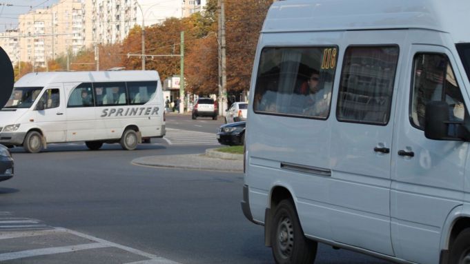 Lansarea noii rute de microbuz Chişinău – Coloniţa a fost amânată