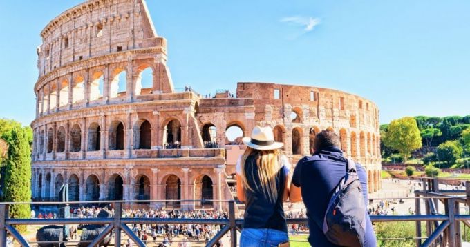 Regiuni din Italia impun carantina călătorilor care revin din Spania, Grecia şi Malta