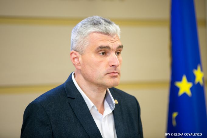 LIVE. Briefing de presă susţinut de vicepreşedintele Parlamentului Republicii Moldova, Alexandru Slusari