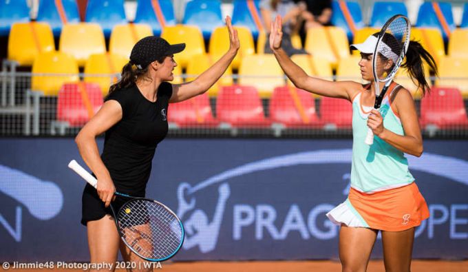 Tenis: Monica Niculescu şi Raluca Olaru, în finala de dublu la Praga