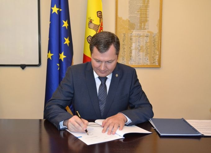 Ministerul Finanţelor, Banca germană KfW şi Municipiul Cahul au semnat acordul de implementare a grantului şi proiectului „UE pentru Moldova: Apă curată pentru Cahul”, în valoare de 10 milioane euro