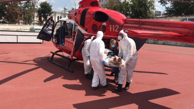 Un tânăr de 22 de ani, transportat de urgenţă la Chişinău cu un elicopter SMURD, după un grav accident rutier