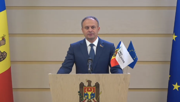 VIDEO. Andrian Candu, preşedintele Pro Moldova, susţine un briefing de presă