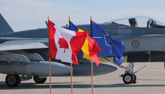 Două avioane de vânătoare canadiene au interceptat un avion de luptă rus peste Marea Neagră în apropierea spaţiului aerian al României