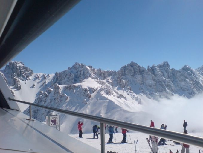 VIDEO. Iarnă în toată regula. Peisaje de vis în Austria, Franţa şi Elveţia. Pârtiile de schi par pregătite pentru iubitorii sporturilor de iarnă