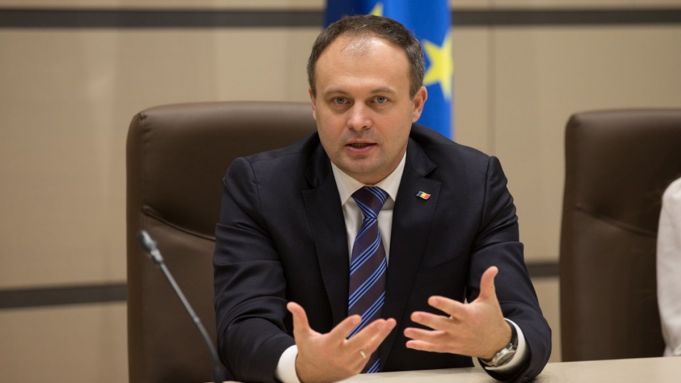 VIDEO. Liderul Partidului „Pro Moldova”, Andrian Candu, susţine o conferinţă de presă