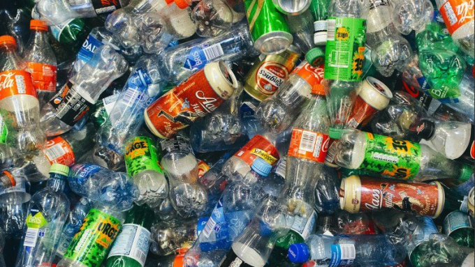 Eurostat: În 2018, România a reciclat mai multe ambalaje din plastic decât Belgia, depăşind şi media europeană de reciclare