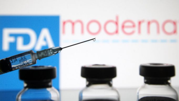 Prima tranşă de vaccin Moderna a ajuns în România