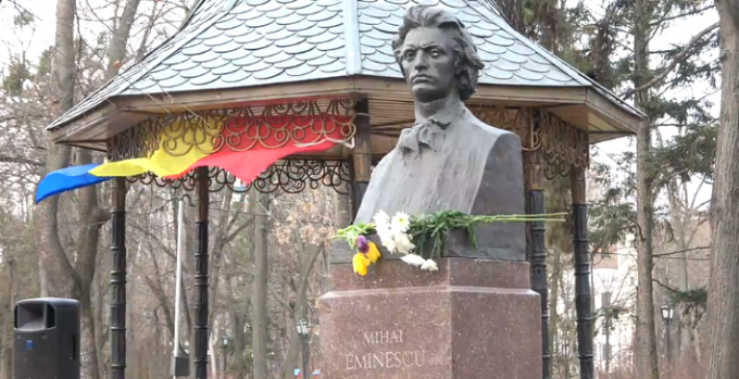 VIDEO. Activitate de omagiere „În mine bate inima lumii”, dedicată Zilei comemorării Luceafărului poeziei naţionale - Mihai Eminescu