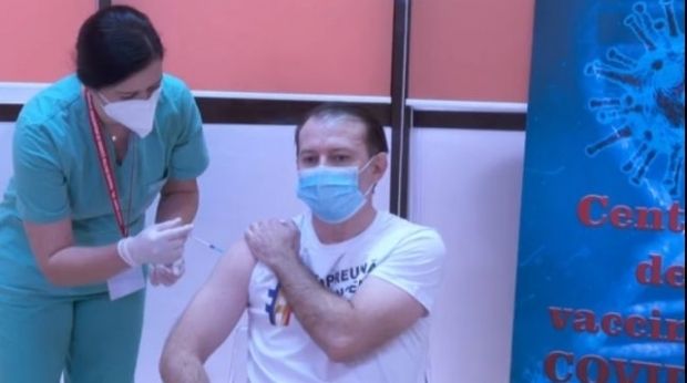 Premierul României, Florin Cîţu, s-a vaccinat anti-COVID-19: Am vrut să dau un semnal românilor să se vaccineze