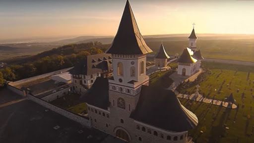 Episcopia de Bălţi solicită ajutorul oamenilor de bună-credinţă: Susţineţi construirea Catedralei şi a Centrului cultural românesc