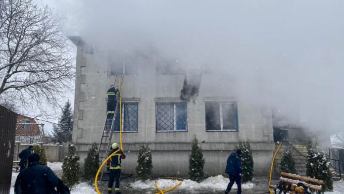Incendiu uriaş, cu cel puţin 15 morţi, la un cămin de bătrâni din Ucraina. A fost anunţată o cauză preliminară