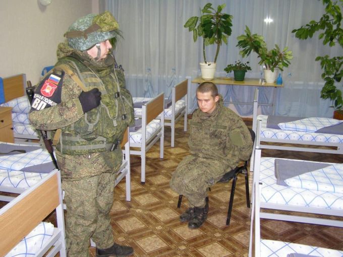 Recrutul rus care a ucis opt soldaţi în Siberia, acuzând "botezul brutal" din armată, a fost condamnat