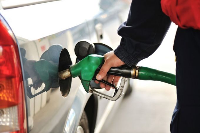 Benzina şi motorina urmează să se scumpească şi în 2021, în R. Moldova