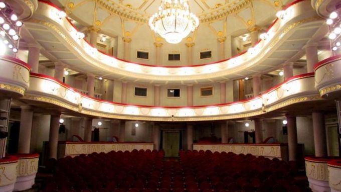 Decizie: În Chişinău va fi permisă activitatea teatrelor, însă cu unele condiţii
