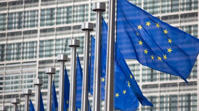 Comisia Europeană obţine 12 miliarde euro după emiterea primelor obligaţiuni verzi