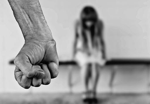 Numărul cazurilor de violenţă în familie, sesizate şi înregistrate de autorităţi, este în continuă creştere, anul trecut cifra ajungând la aproape 13.000