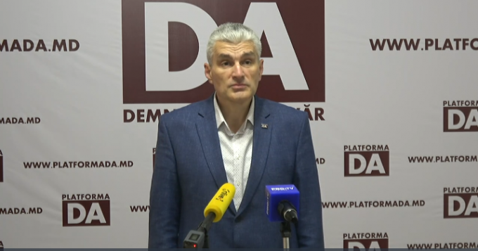 VIDEO. Conferinţă de presă organizată de Alexandru Slusari din partea Partidului Platforma Demnitate şi Adevăr