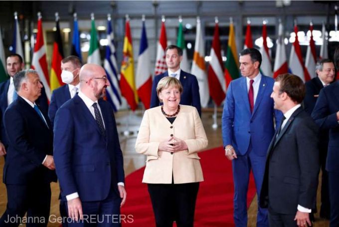 Angela Merkel, ovaţionată în picioare de liderii europeni la ultimul său summit UE