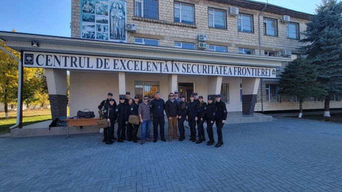 Elevii din cadrul Centrului de Excelenţă în Securitatea Frontierei, instruiţi de Delegaţia Elementului Civil-Militar de Suport al Ambasadei SUA în domeniul acordării primului ajutor