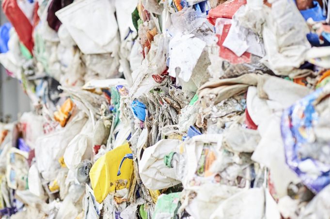 Eurostat: 41% dintre deşeurile din plastic au fost reciclate în 2019 în UE. România, peste media europeană, cu un nivel de reciclare de 43%