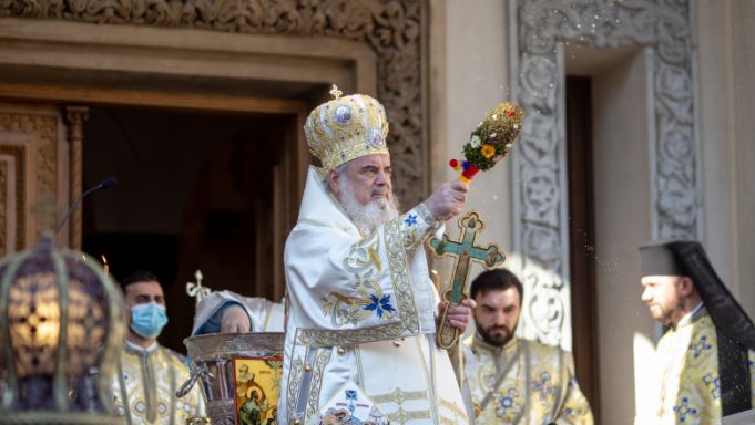 Patriarhul Bisericii Ortodoxe Române, Daniel, îndeamnă la respectarea „cu stricteţe” a sfatului medicilor şi a măsurilor decise de autorităţi