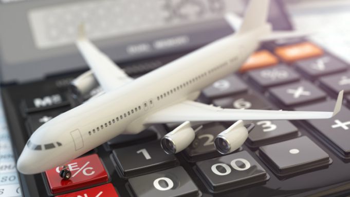 Companiile aeriene ar putea renunţa la clasa business pentru mai multe locuri în zona „premium economy”