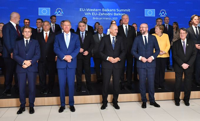 Liderii statelor membre au adoptat o declaraţie comună prin care reafirmă ”sprijinul fără echivoc” al UE pentru perspectiva europeană a Balcanilor de Vest
