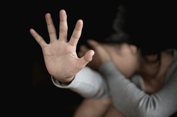 Caz şocant în Chişinău. Un preot, condamnat la 16 ani închisoare pentru abuzarea sexuală a fiicei concubinei sale