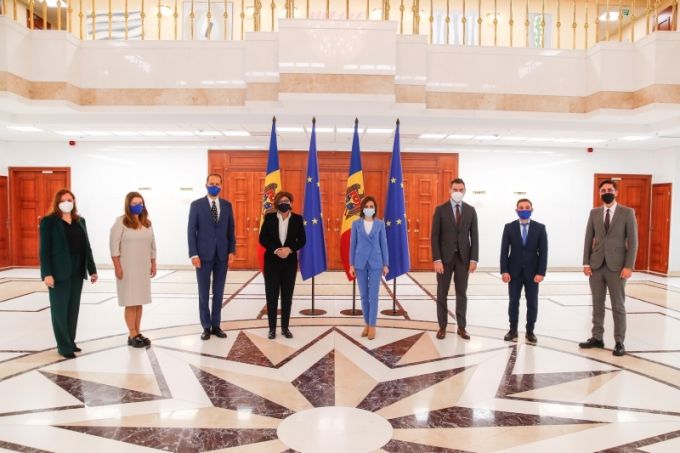 Cooperarea R. Moldova cu UE în domeniul transporturilor, discutată de Preşedintele Maia Sandu şi Comisarul Adina Vălean