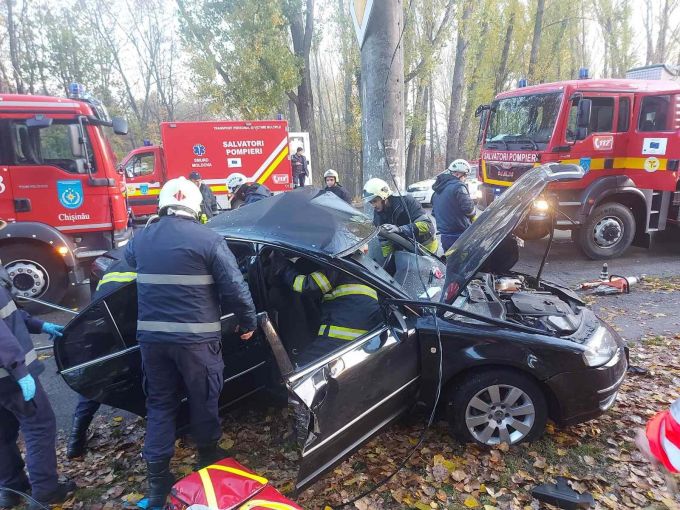 FOTO. UPDATE. Accident grav în Chişinău. Încă unul din angajaţii Cancelariei de Stat a decedat la spital