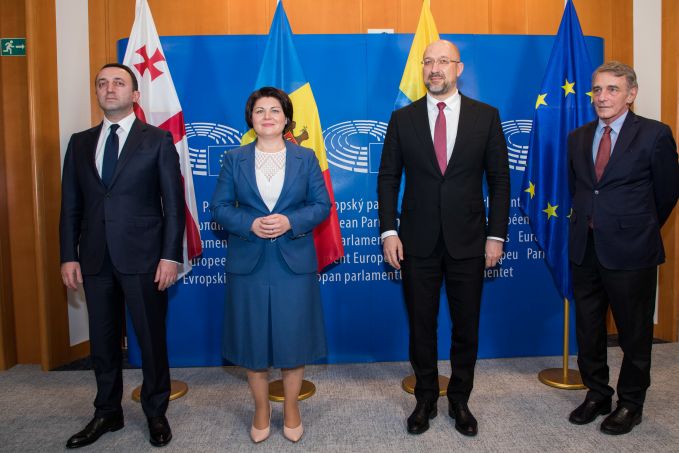Vizita Trio-ului asociat al premierilor, la Bruxelles. Prim-miniştrii R. Moldova, Georgiei şi Ucrainei au avut mai multe întrevederi comune cu înalţi oficiali europeni